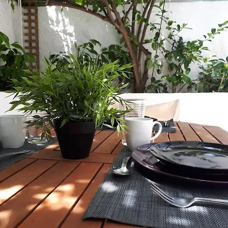 Spacious Family Garden * Loutráki