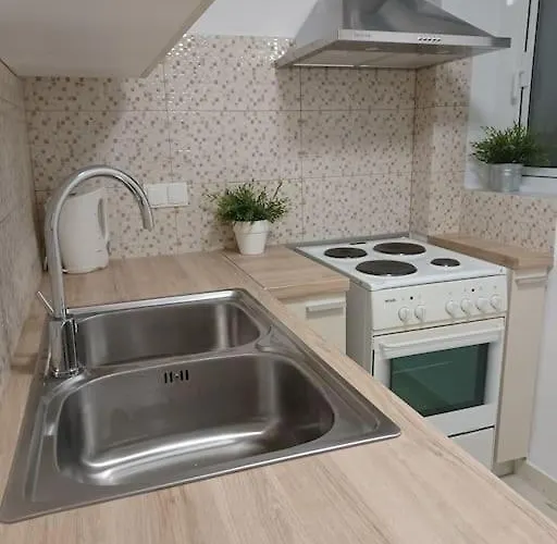 Spacious Family Garden Lutráki